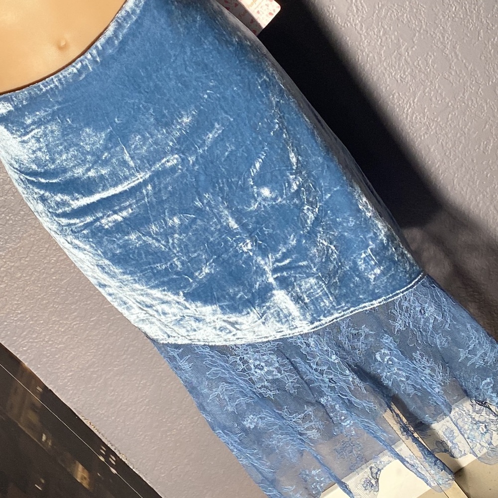 FREE PEOPLE - NWT - skirt: ‘My Lacey’ angled lined blue velvet w lace hem - 10 - Picture 1 of 16